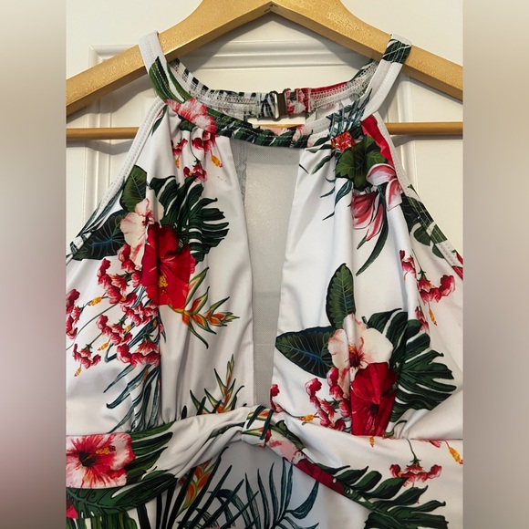 Tempt Me Floral High-Neck One-Piece Swimsuit - White/Red Size Medium - Picture 4 of 13